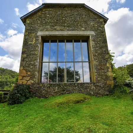 In Pyrenees With Pool Terrou