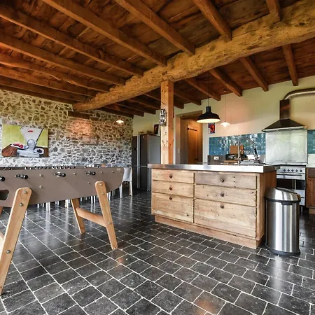 In Pyrenees With Pool Terrou