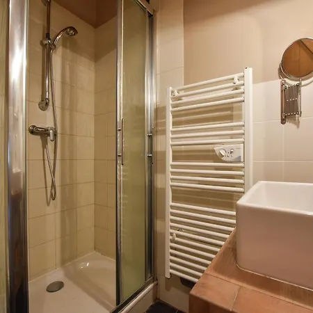 In Pyrenees With Pool Nyaraló