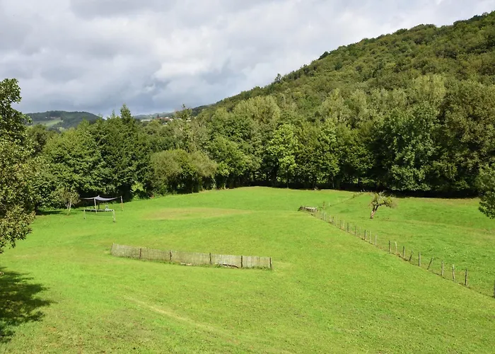 In Pyrenees With Pool Nyaraló Terrou