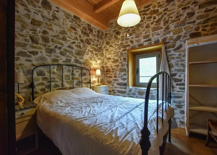 In Pyrenees With Pool Nyaraló Terrou