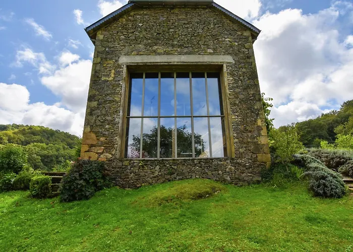 In Pyrenees With Pool Terrou