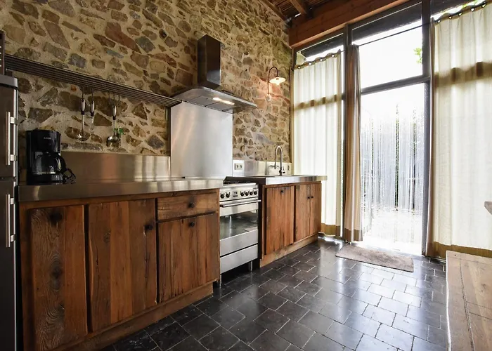 Nyaraló In Pyrenees With Pool Terrou