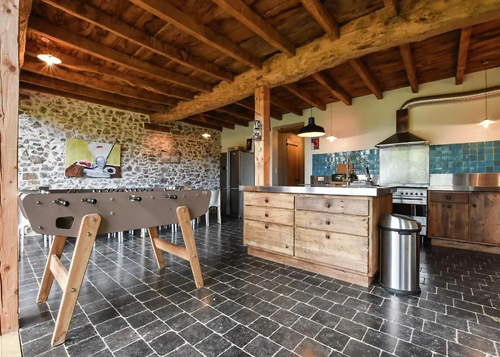 In Pyrenees With Pool Terrou