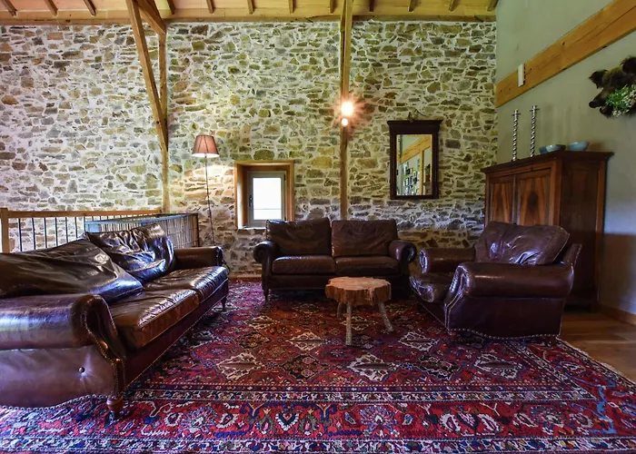 In Pyrenees With Pool * Terrou