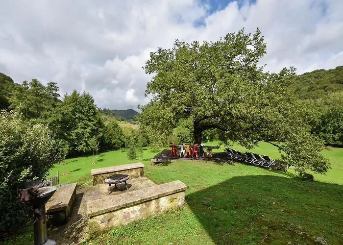 In Pyrenees With Pool Nyaraló *